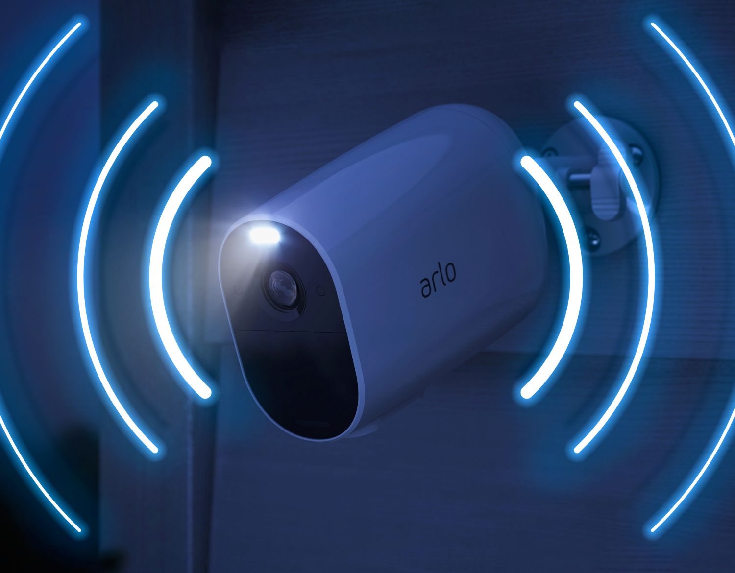 Arlo Essential XL Spotlight: esta cámara de vigilancia ofrece una autonomía  de un año sin tener que volver a cargarla