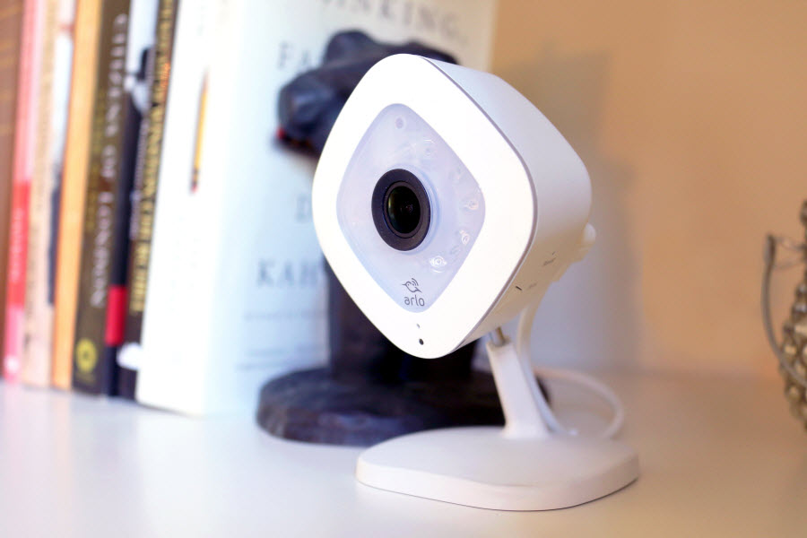 arlo q 1080p hd security camera