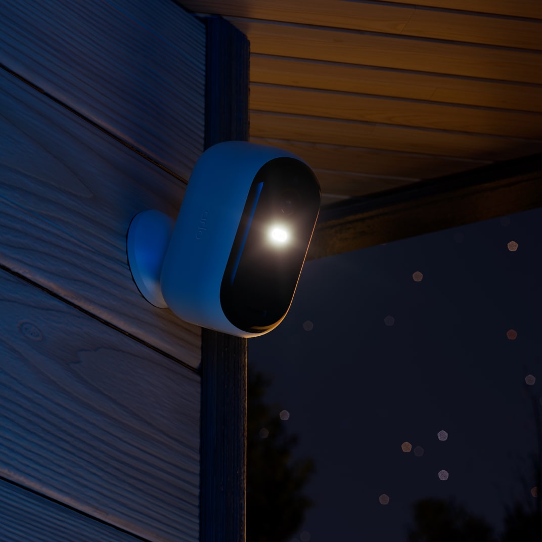 Protege tu casa con este kit de vigilancia Arlo: dos cámaras WiFi con  imagen en 2K y con un 60% de descuento en